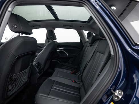 Certified 2025 Audi Q5 Premium w/ Convenience Package AWD/4WD image 17