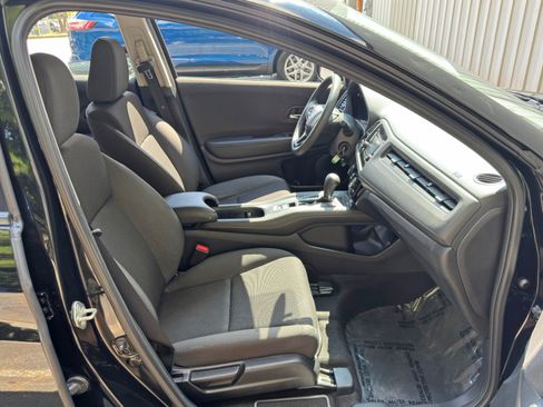 Used 2019 Honda HR-V LX image 14