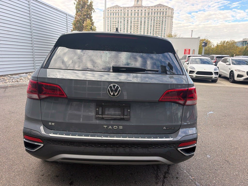 Used 2023 Volkswagen Taos SE w/ Panoramic Sunroof Package AWD/4WD image 7