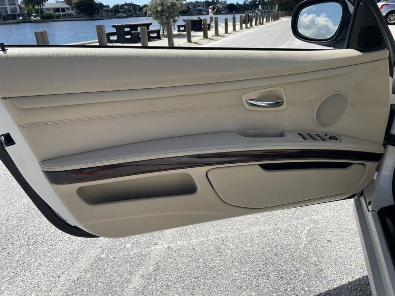 Used 2011 BMW 335i Convertible RWD image 22