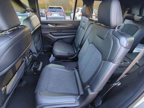 New 2025 Jeep Grand Cherokee L Altitude image 31