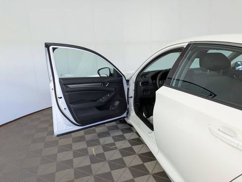 Used 2019 Honda Accord Hybrid image 11