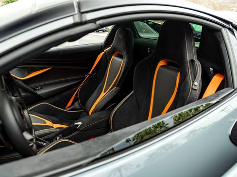 Used 2023 McLaren 720S Performance image 14