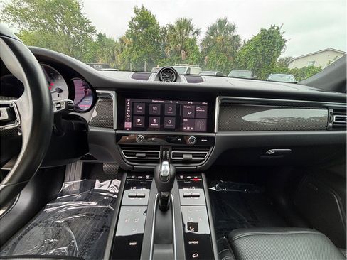 Used 2022 Porsche Macan S AWD/4WD image 11