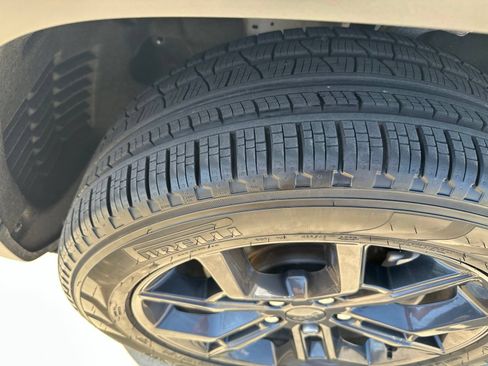 Used 2025 Jeep Grand Cherokee L Limited AWD/4WD image 10