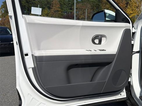 New 2026 Hyundai Ioniq 5 SEL image 10