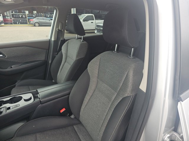 Used 2022 Nissan Rogue SV AWD/4WD image 5