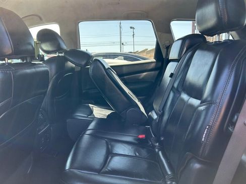 Used 2018 Nissan Pathfinder SL image 11