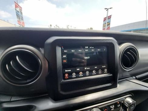 Used 2022 Jeep Wrangler Unlimited Sport AWD/4WD image 13