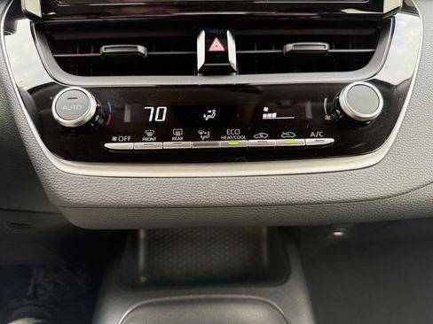 Certified 2025 Toyota Corolla LE image 24