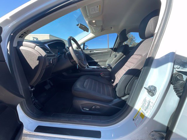 Used 2016 Ford Fusion SE FWD image 6