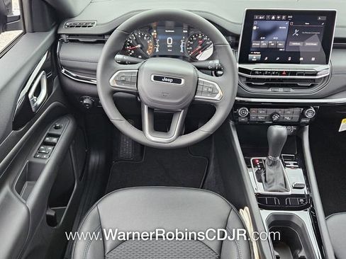 New 2026 Jeep Compass Latitude image 7