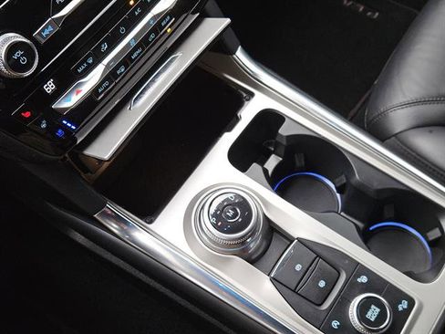 Used 2021 Ford Explorer Platinum w/ Equipment Group 601A image 16