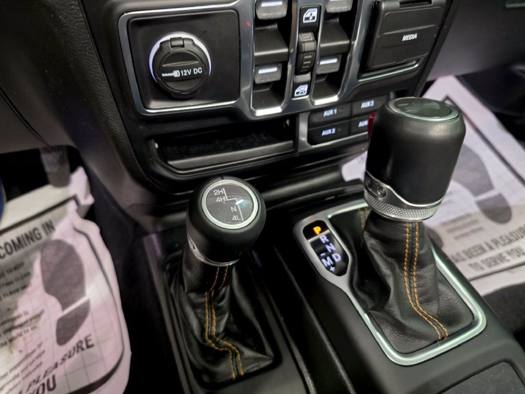 Used 2021 Jeep Wrangler Unlimited Sahara AWD/4WD image 32