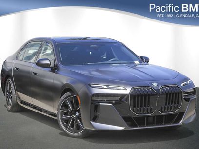 New 2025 BMW 760i xDrive w/ Premium Package