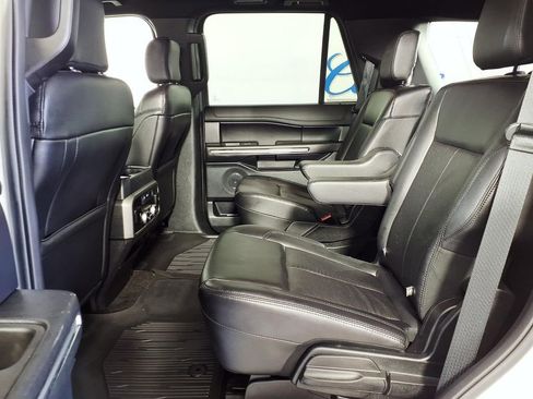 Used 2020 Ford Expedition XLT w/ Equipment Group 202A image 8