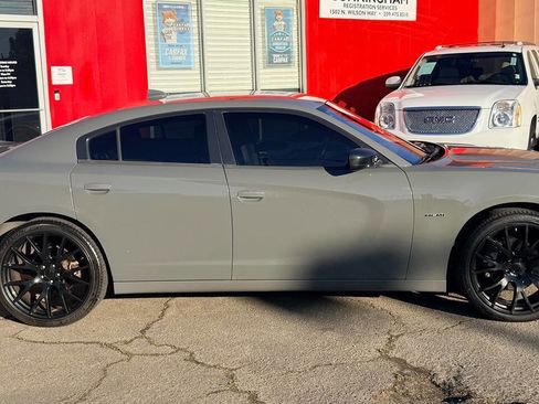 Used 2017 Dodge Charger R/T w/ Plus Group image 5