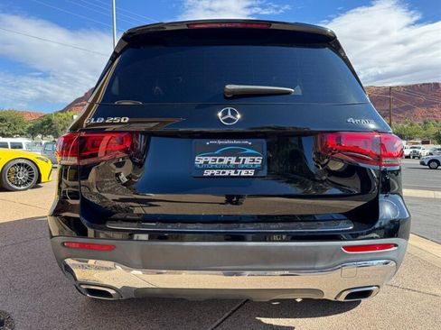 Used 2022 Mercedes-Benz GLB 250 4MATIC w/ Premium Package Lite image 30
