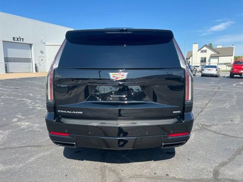 Used 2025 Cadillac Escalade Sport Platinum w/ LPO, Floor Liner Package AWD/4WD image 3