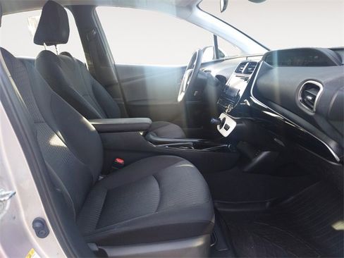 Used 2017 Toyota Prius Prime image 15