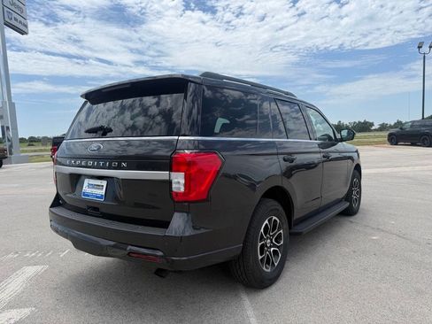 Used 2024 Ford Expedition XLT RWD image 5