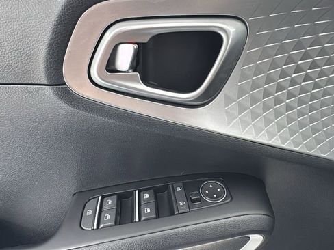 New 2025 Kia Soul LX image 19