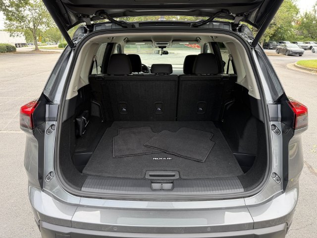 Used 2026 Nissan Rogue SV FWD image 35