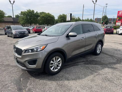 Used 2017 Kia Sorento AWD w/ LX Convenience Package image 1