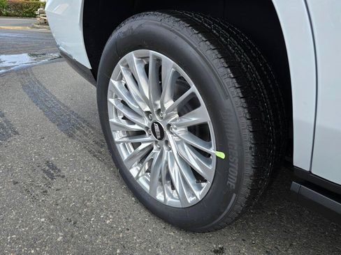 New 2026 Cadillac Escalade Luxury AWD/4WD image 17