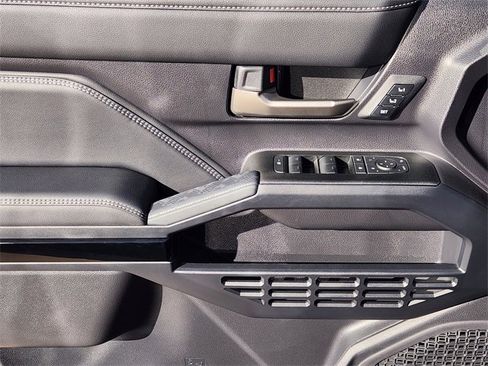 New 2025 Toyota 4Runner Limited image 15