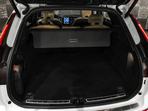 Used 2022 Volvo XC60 B5 Inscription w/ Advanced Package FWD image 47