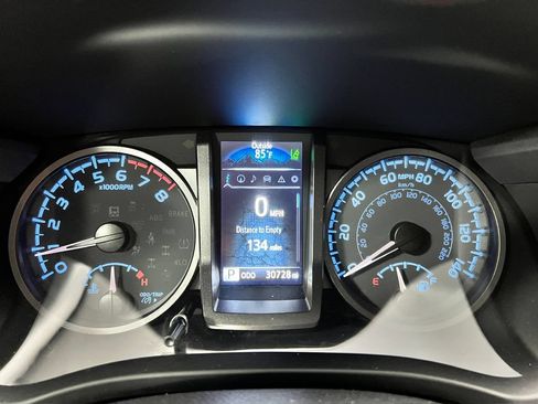 Used 2023 Toyota Tacoma TRD Off-Road w/ TRD Premium Off Road Package AWD/4WD image 29