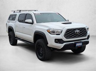 Used 2017 Toyota Tacoma TRD Off-Road AWD/4WD video 3