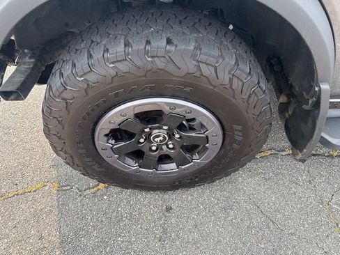 Used 2022 Ford Bronco Badlands image 10