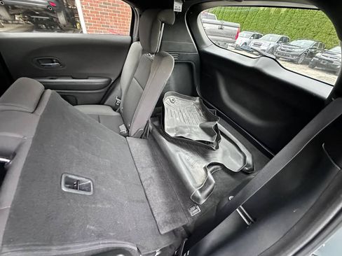 Used 2019 Honda HR-V Sport image 14
