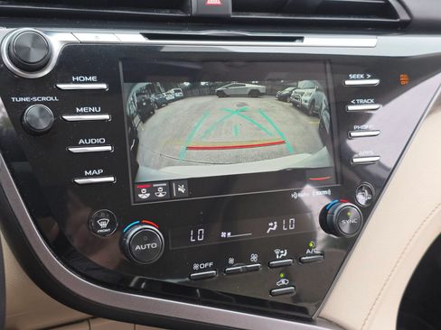 Used 2019 Toyota Camry XLE FWD image 20