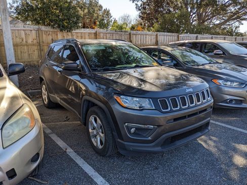 Used 2021 Jeep Compass Latitude w/ Sun and Sound Group image 15
