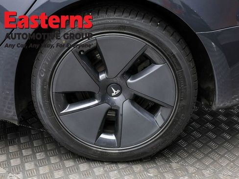 Used 2023 Tesla Model 3 Standard Range image 8