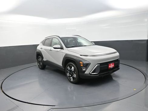Used 2025 Hyundai Kona SEL AWD/4WD image 23