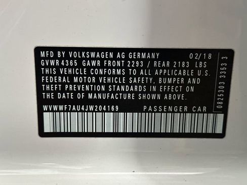 Used 2018 Volkswagen Golf R 4-Door image 37