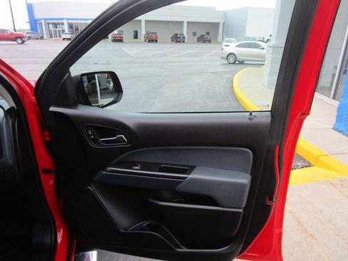 Used 2018 Chevrolet Colorado Z71 AWD/4WD image 24