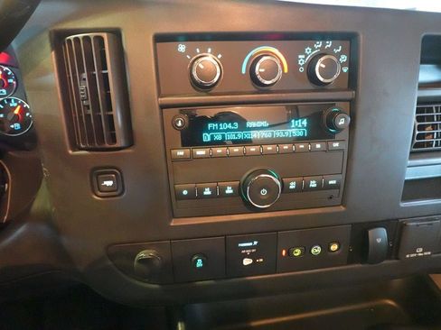 Used 2022 Chevrolet Express 3500 w/ Power Convenience Package RWD image 13