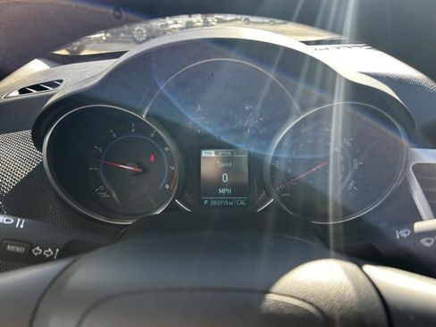 Used 2015 Chevrolet Cruze LT image 13