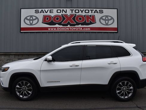 Used 2019 Jeep Cherokee Latitude Plus FWD image 4