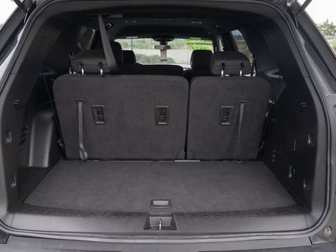 Used 2023 Chevrolet Traverse LT FWD image 40