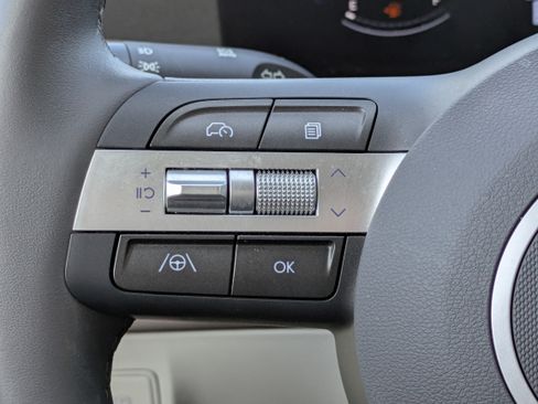 Used 2025 Hyundai Kona SEL FWD image 21