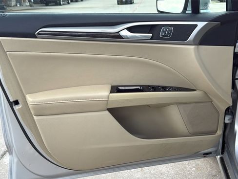 Used 2013 Ford Fusion SE image 11