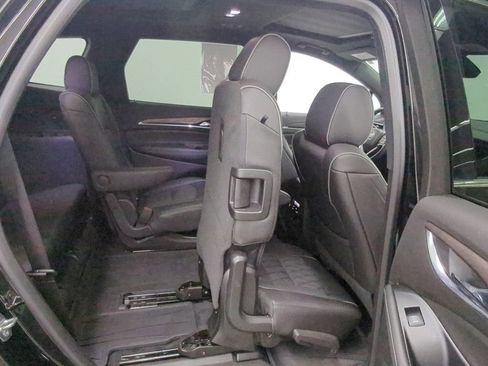 Used 2023 Buick Enclave Avenir w/ Avenir Technology Package AWD/4WD image 33