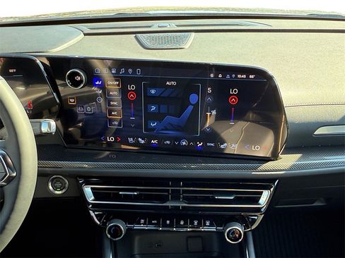 New 2026 Chevrolet Traverse High Country image 15