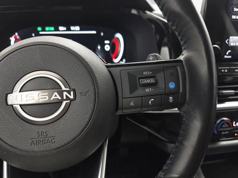 Used 2022 Nissan Pathfinder Platinum w/ Cargo Package FWD image 18